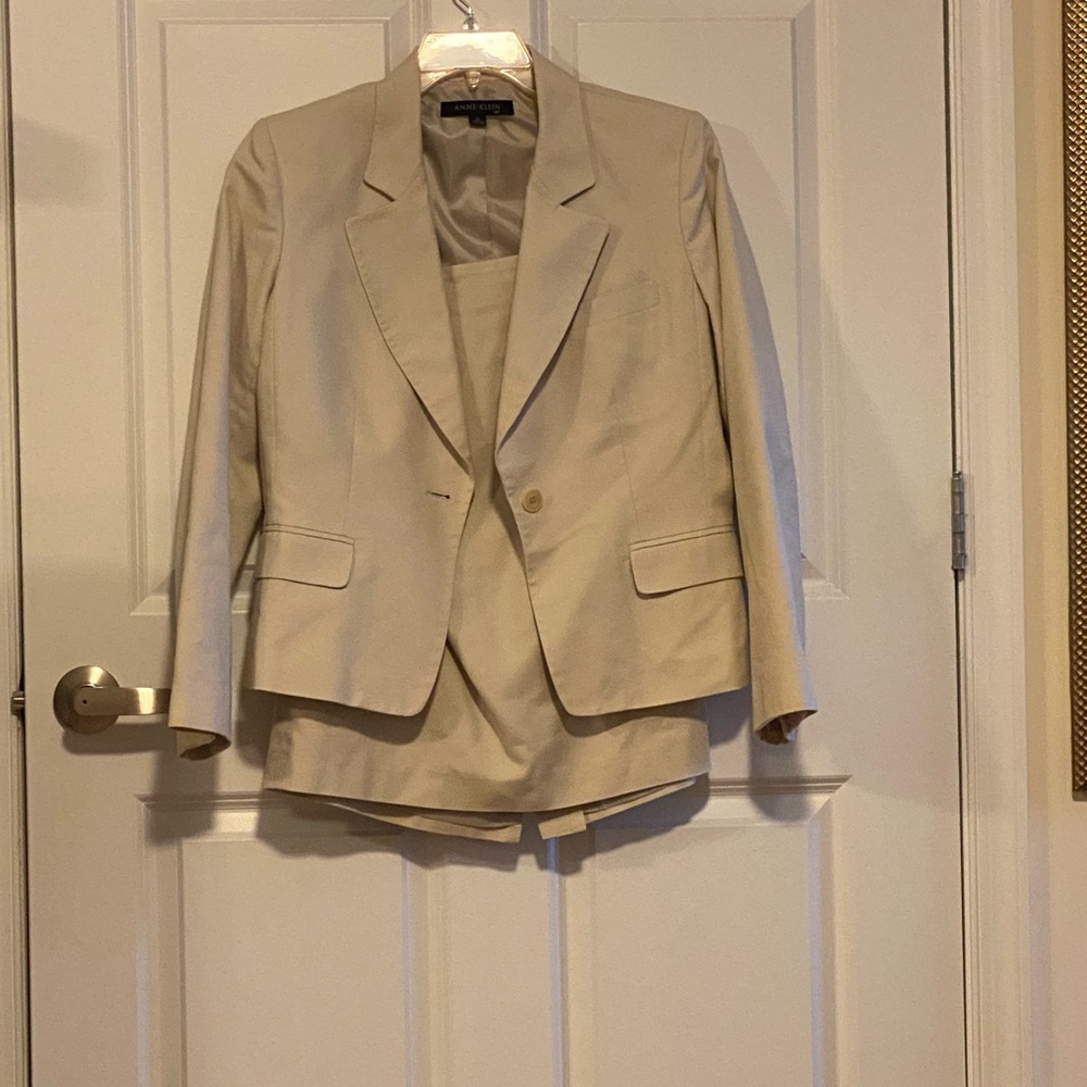 Anne Klein two piece suit